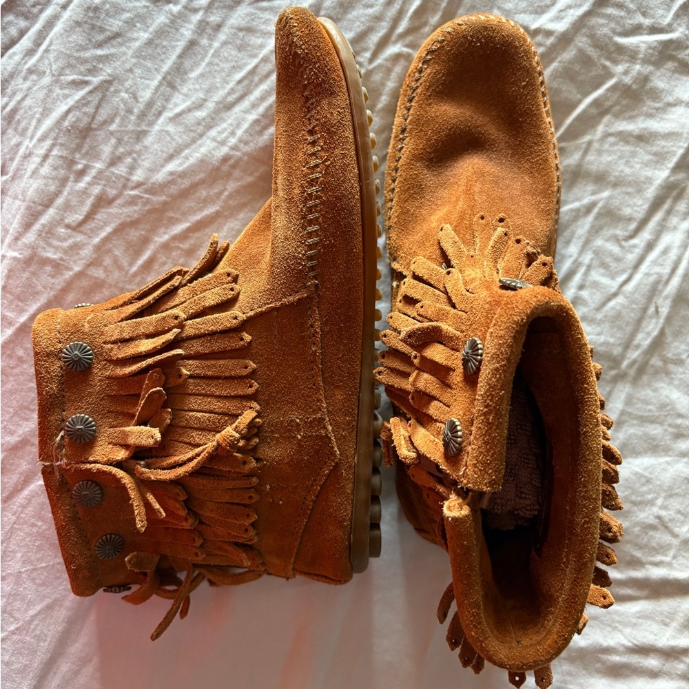 Minnetonka Tan Suede Footwear. Barefoot. Western. Traditional.